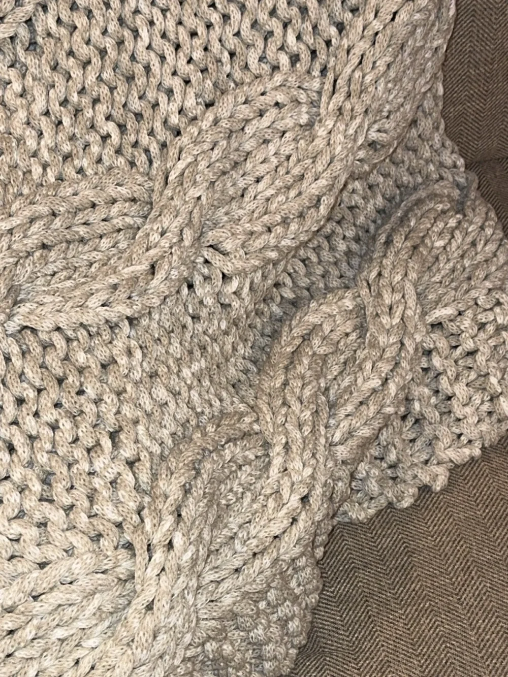 Pottery Barn Elegant Throw/Blanket 100% Acrylic Handknitted Colossal 44x56 in
